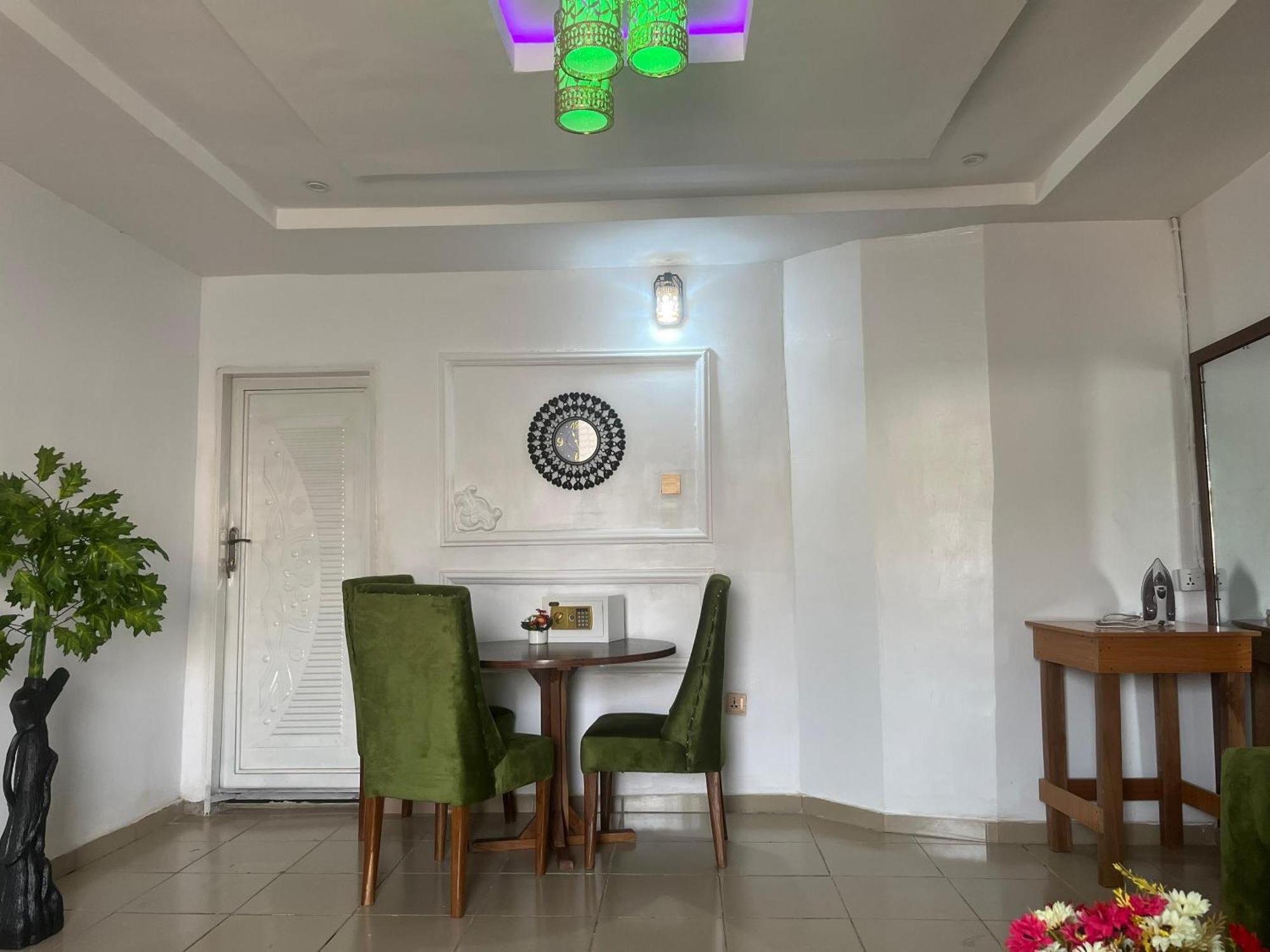 501 Aparthotel Akure Exterior photo