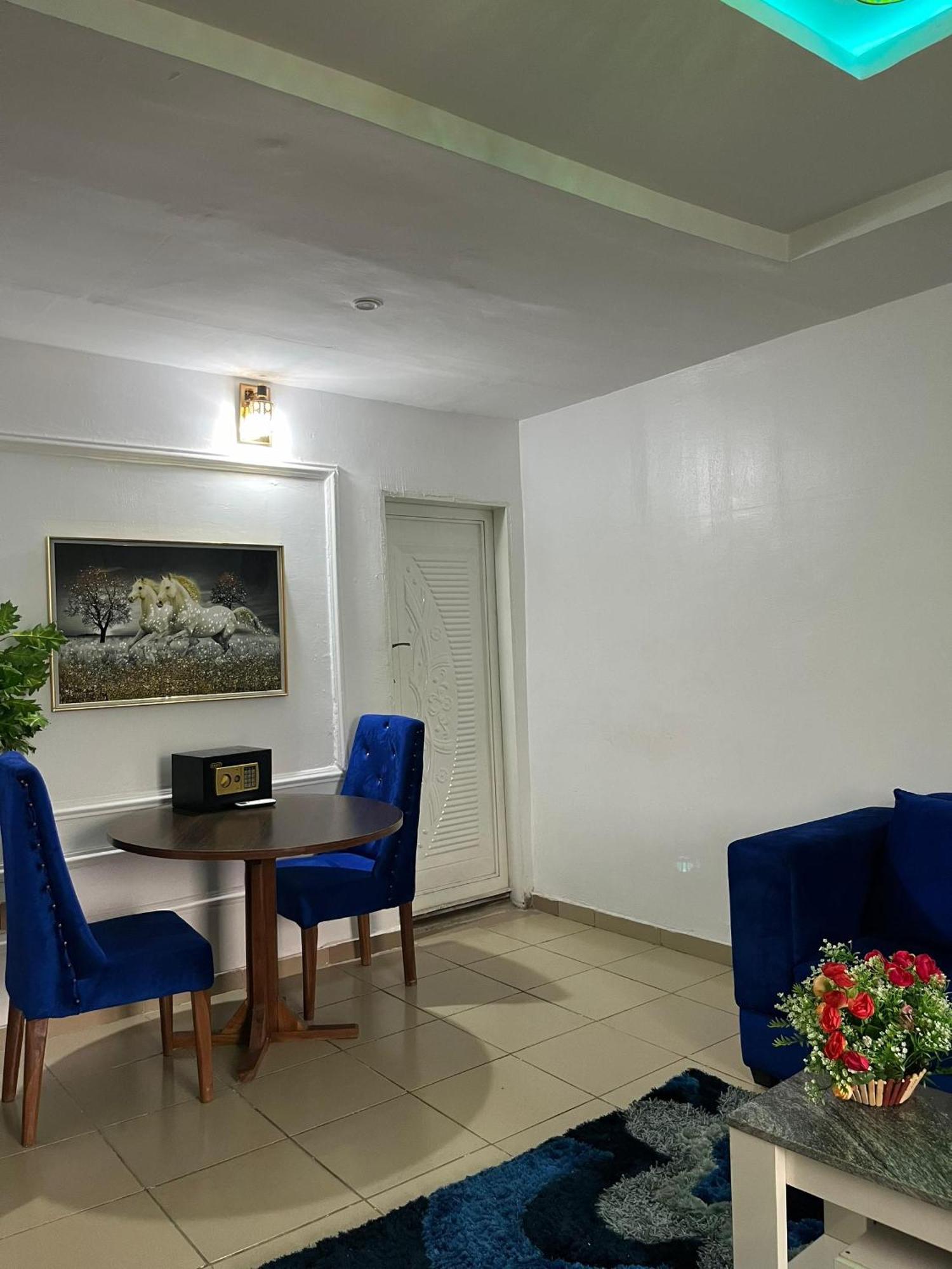 501 Aparthotel Akure Exterior photo